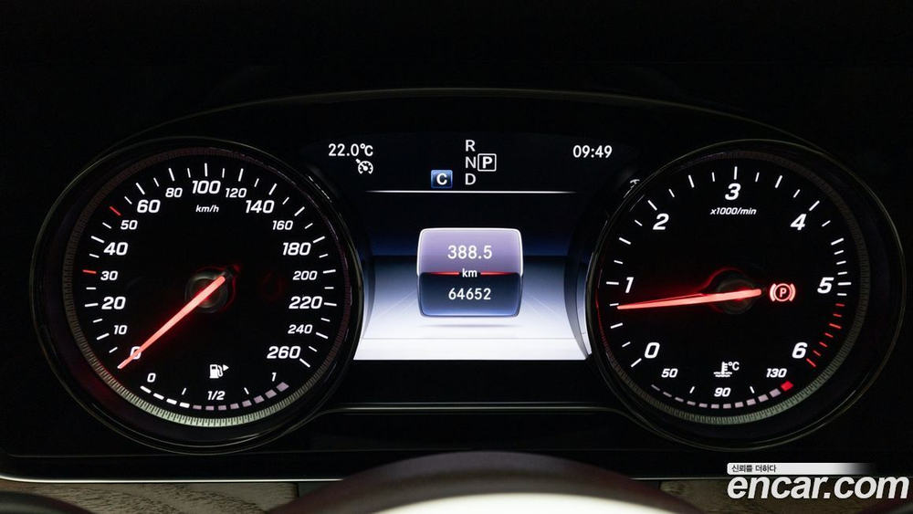 Mercedes-Benz E-Class W213 E220d Exclusive (08.2019)