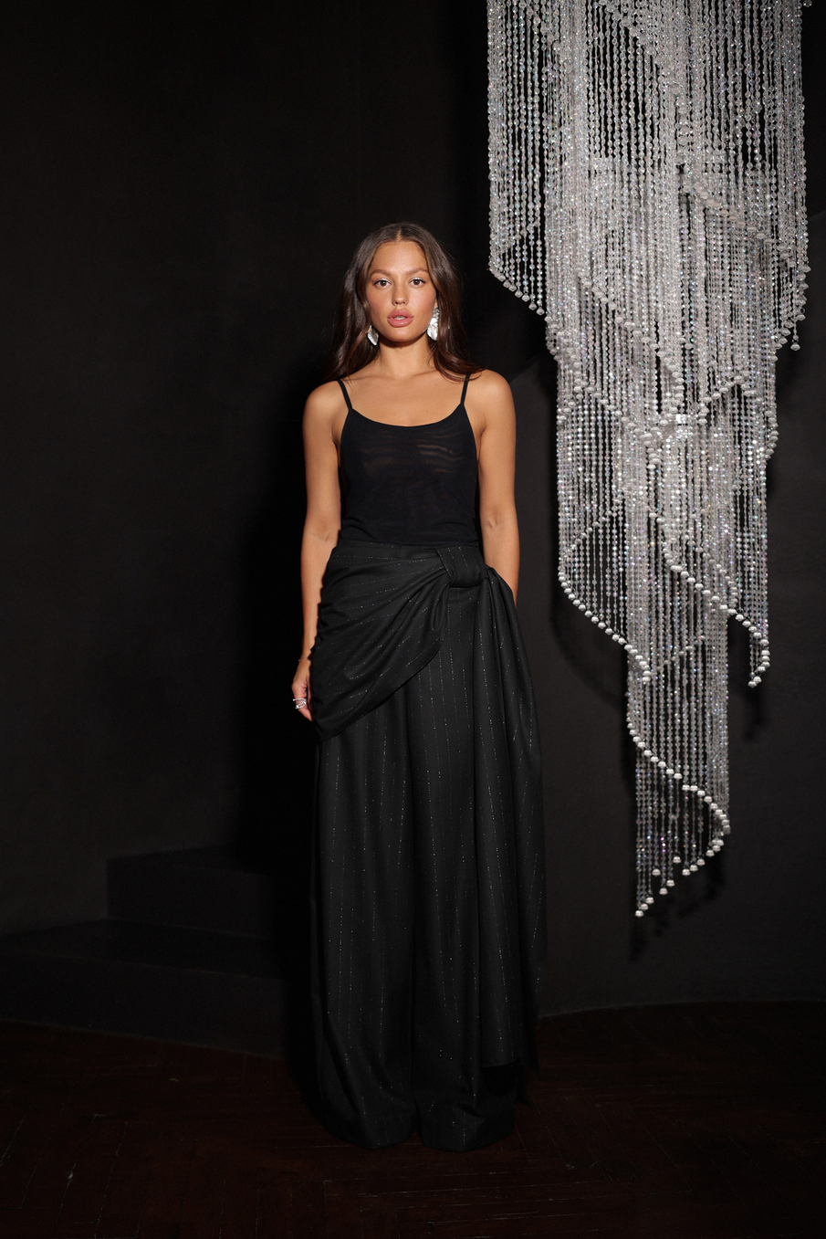 Брюки в полоску с драпировкой