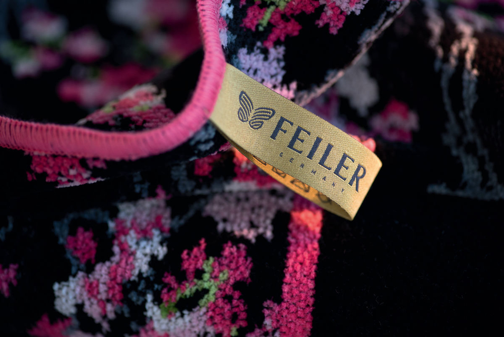 Полотенце 50x100 Feiler Yamakawa 10/126 black-azalea черное-ягодное