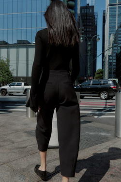 ZARA БРЮКИ CARROT С ЗАЩИПАМИ, ЧЕРНЫЙ