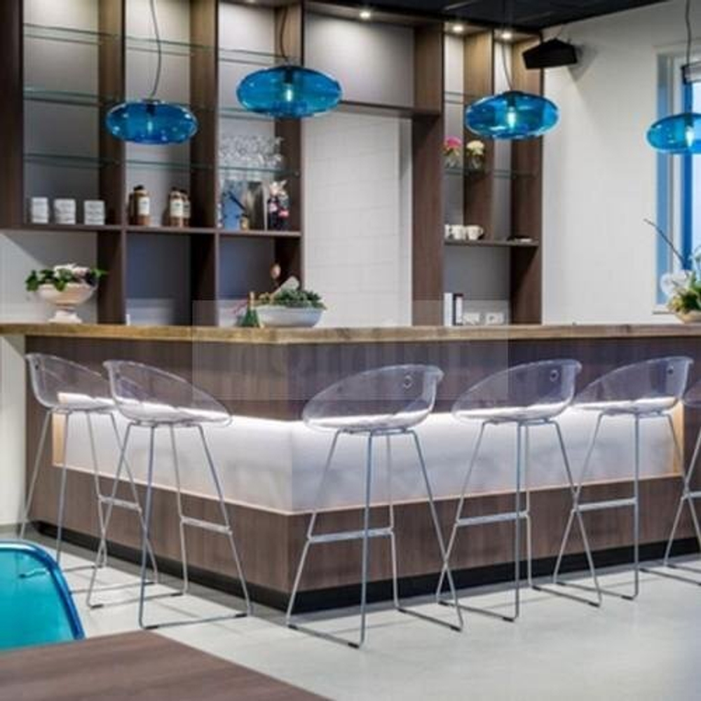 Кресло прозрачное полубарное Pedrali Gliss, прозрачное