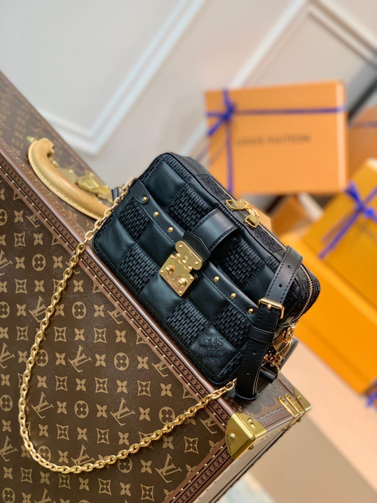 Louis Vuitton Troca PM