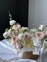 Композиция в плетеной корзине-размер M