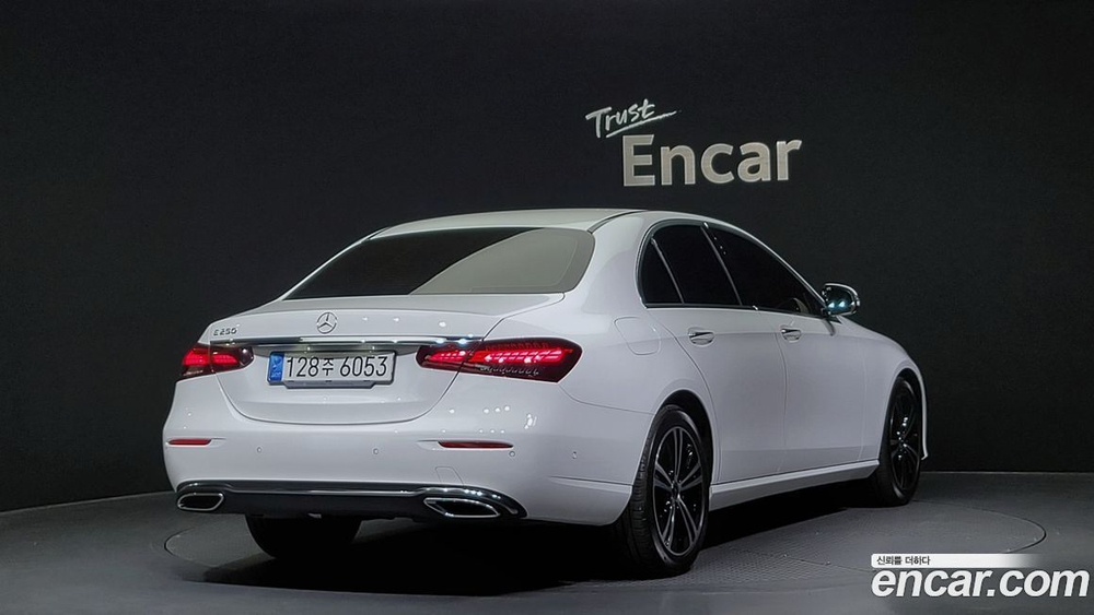 Mercedes-Benz E-Class W213 E250 Avangarde (01.2021)