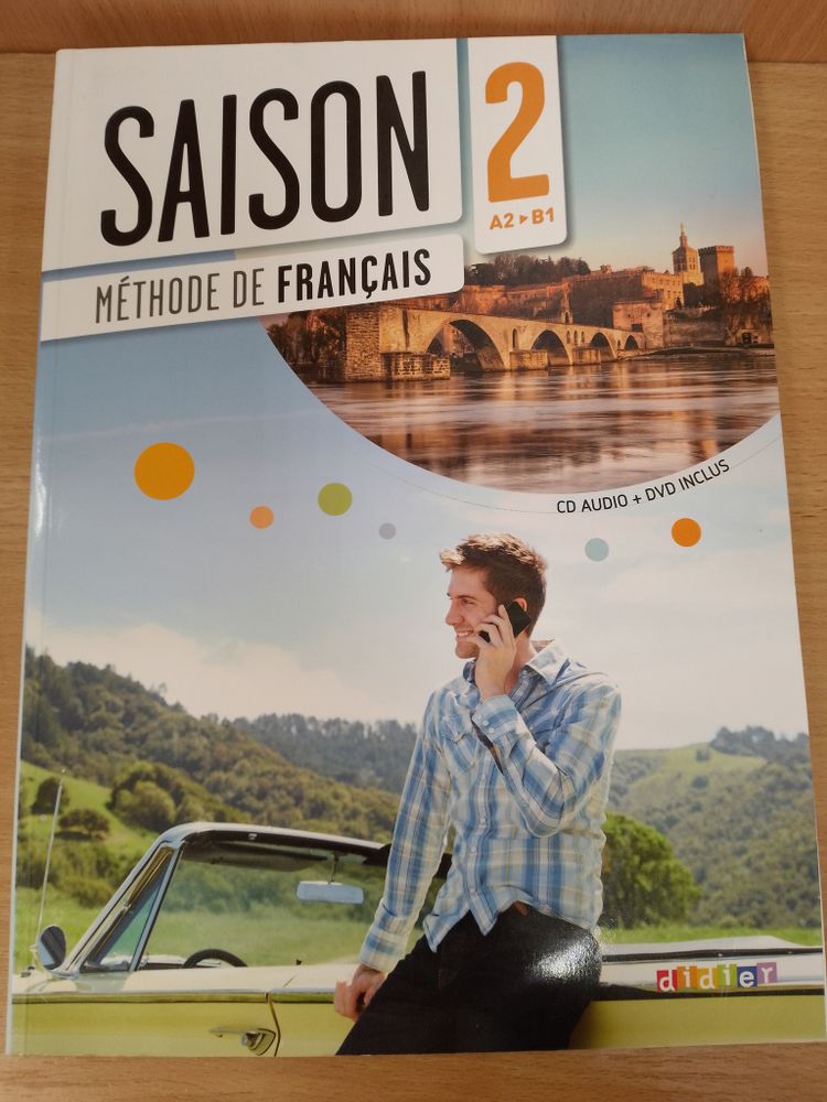 Saison 2: Livre de l&#39;eleve (A2+) + DVD-ROM