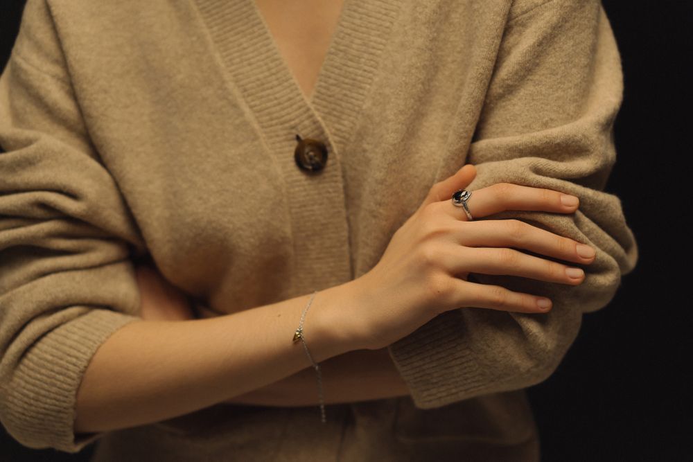 Кольцо Crystal Drop с черной шпинелью