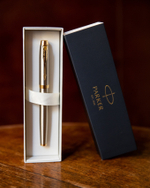 Подарочный набор с позолотой: Ежедневник недатированный и Ручка-роллер Parker IM  Metal GT (черный)