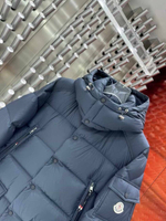 Пуховик Moncler