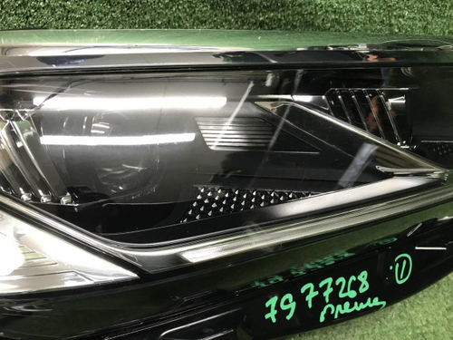 Фара правая VW Touareg 3 (2018-2023) LED
