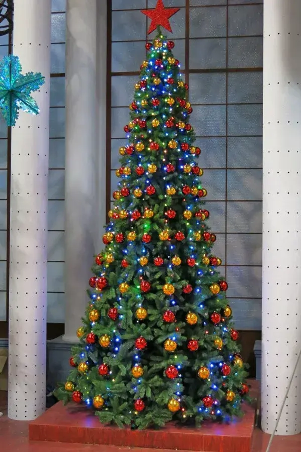 Искусственная ель Виктория Люкс, 7.5 м., уличная, ствольная, ПВХ, ПромЕлка (VK750LX)