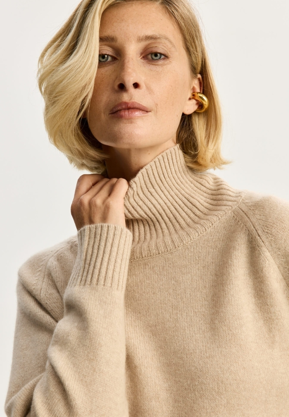 Свитер из кашемира с высоким воротом