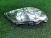Битая Фара правая Toyota Auris 1 (2006-2010) галоген