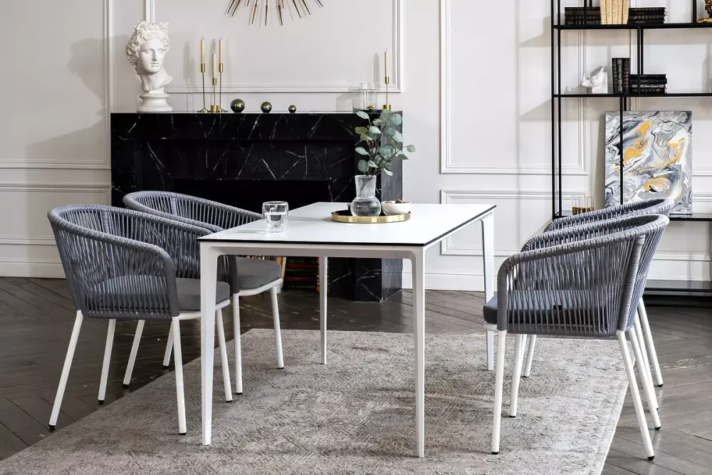 "Малага" обеденная группа на 4 персоны со стульями "Марсель", каркас белый, роуп светло-серый