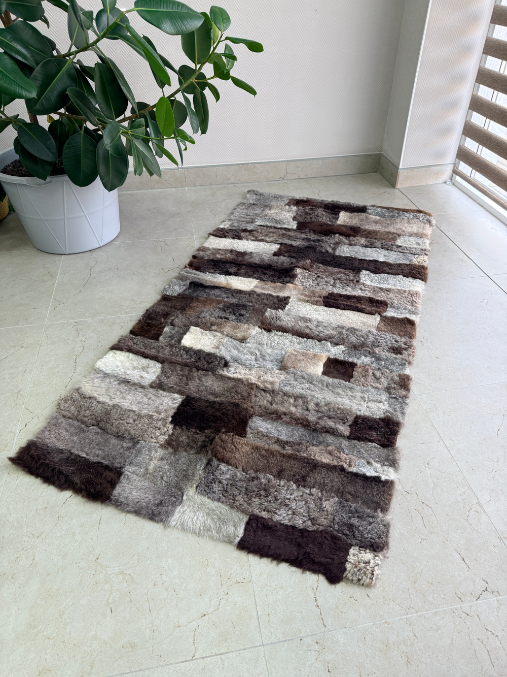 Меховой коврик накидка на кресло из овчины