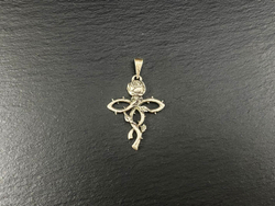 Подвеска "Под розой сказано"