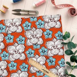 Ткань штапель белые цветы с голубыми