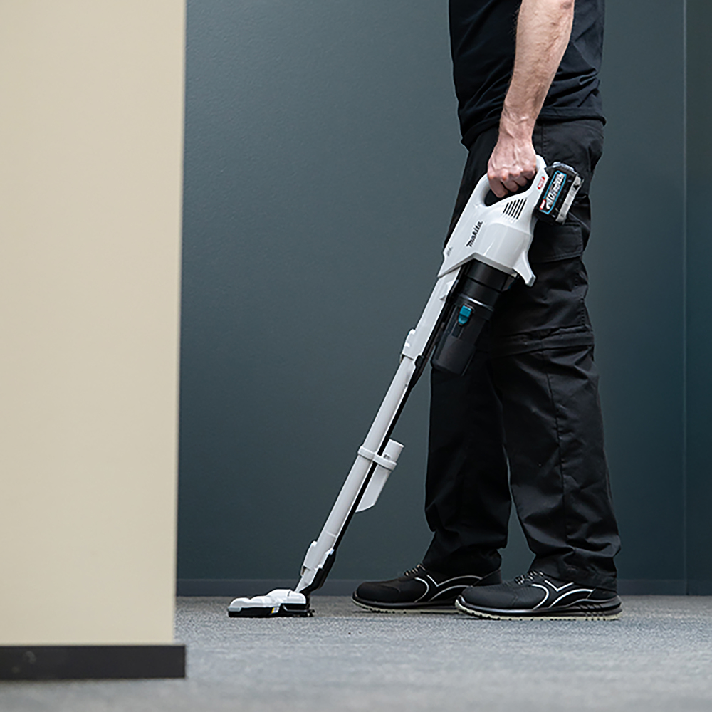 Аккумуляторный пылесос Makita CL004GZ