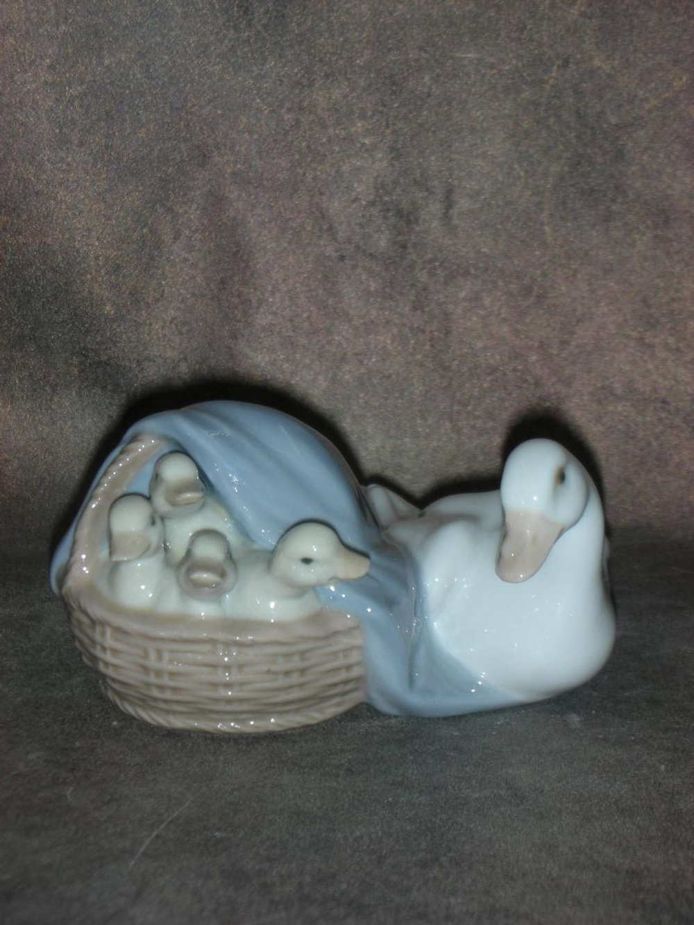 Статуэтка. Фарфор. Птица Утка с утятами. Lladro. Испания