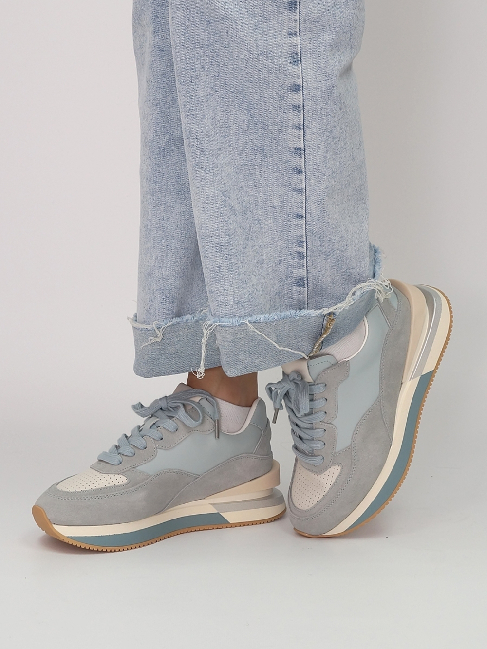 Кроссовки женские демисезонные