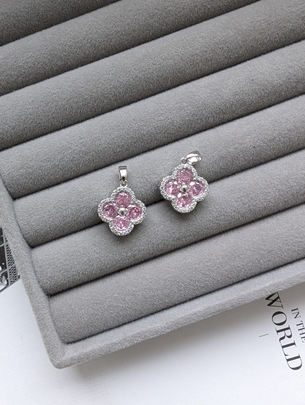 Подвеска клевер розовый, 15*15мм