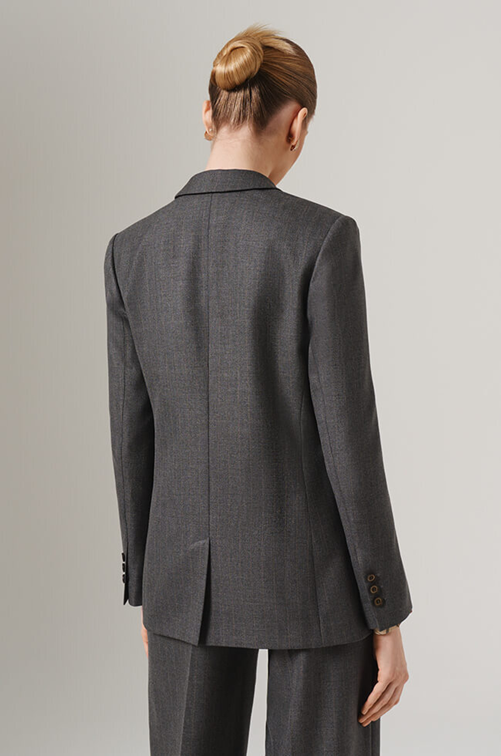 1896 Жакет женский (темно-серый полоска)