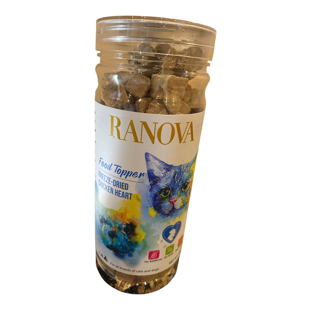 Лакомство Ranova для кошек и собак - порошок (в виде мягких кубиков) из сублимированных куриных сердечек, 40г