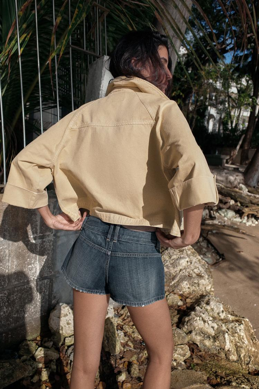 ZARA КОРОТКИЙ ТРЕНЧ С ЭФФЕКТОМ ПОТЕРТОСТИ, РЫЖЕВАТО-КОРИЧНЕВЫЙ