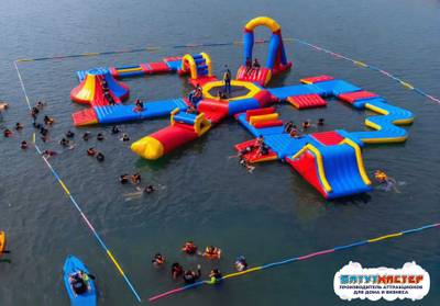 Большой надувной аквапарк на воде «Морской титан» 30×25×5 м