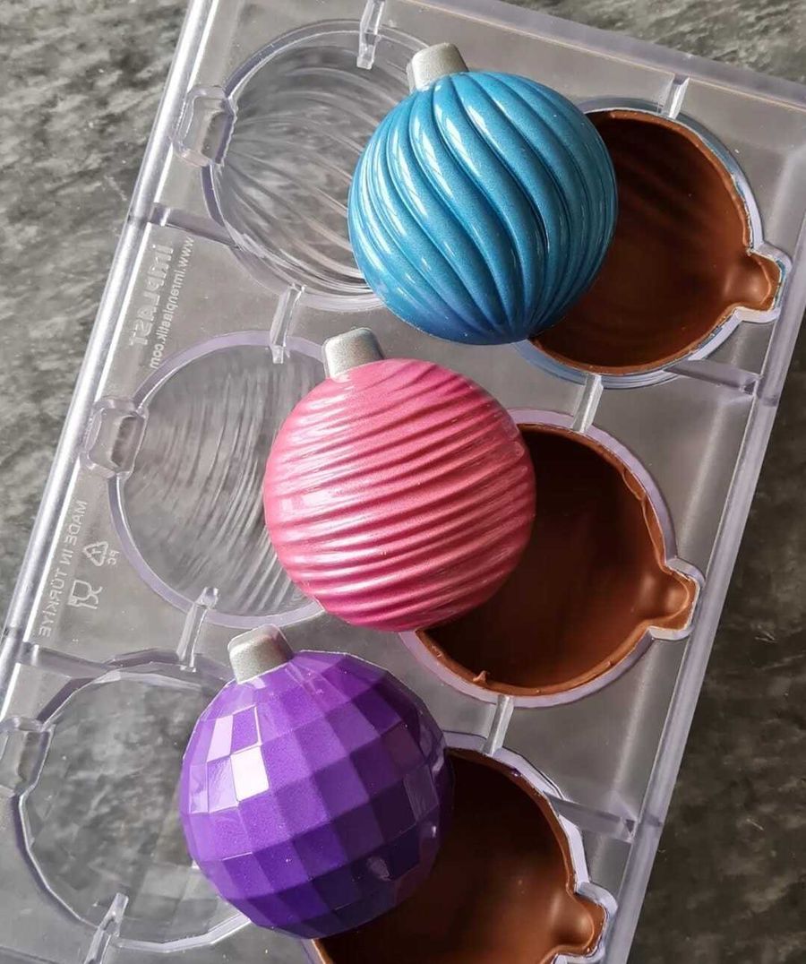 954 | Форма для шоколадных изделий "Новогодние шары" (275*175 мм)