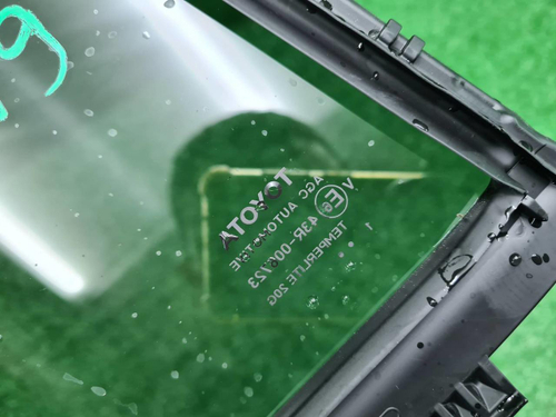 Форточка двери задняя Toyota RAV4 5 XA50 (18-нв)