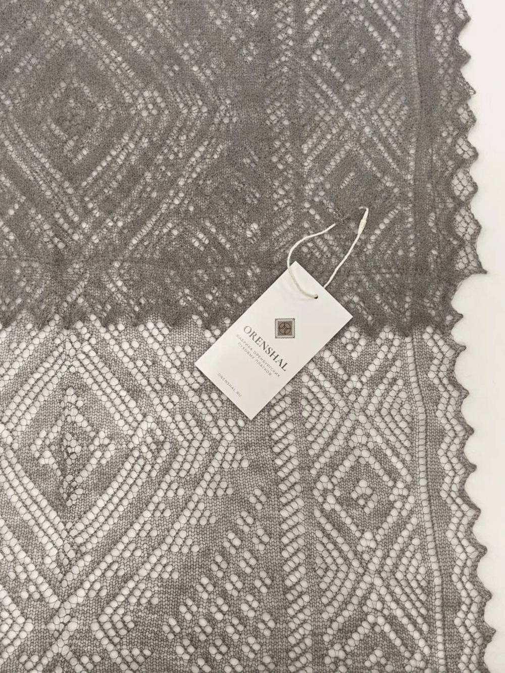 Оренбургский пуховый палантин А14060-03 серый