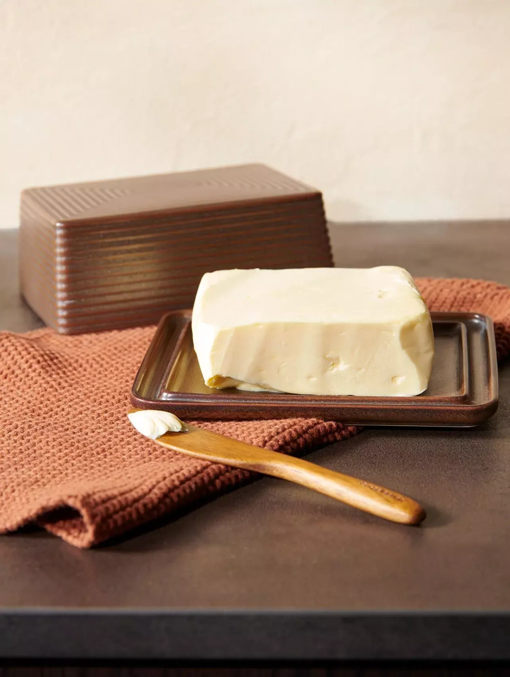 ASA - Масленка Kitchen&#39;art 15,3х11,6см коричневая / артикул   23420238  / GTIN 4024433018957