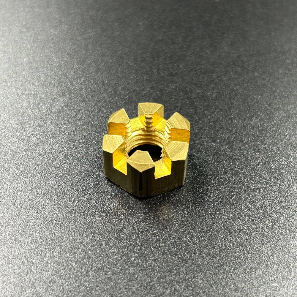 Гайка крепления гребного винта Tohatsu 6-9.8, MFS6-8 (369-64121-0) (Osaka)