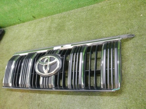 Решетка радиатора Toyota Land Cruiser Prado 150 (2017-н.в.)