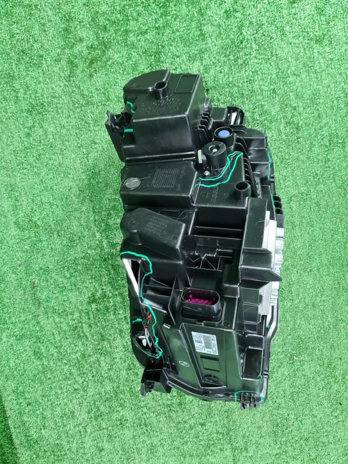 Битая Фара правая Geely Tugella (2019-н.в.) LED