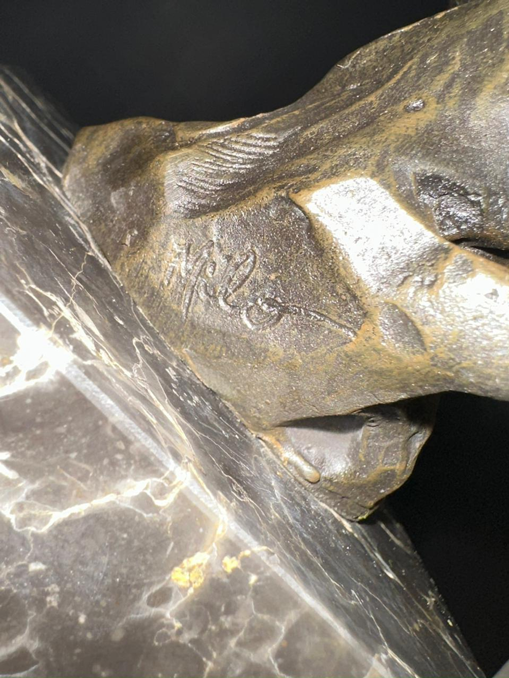 Бронзовая скульптура «Панда на ветке»