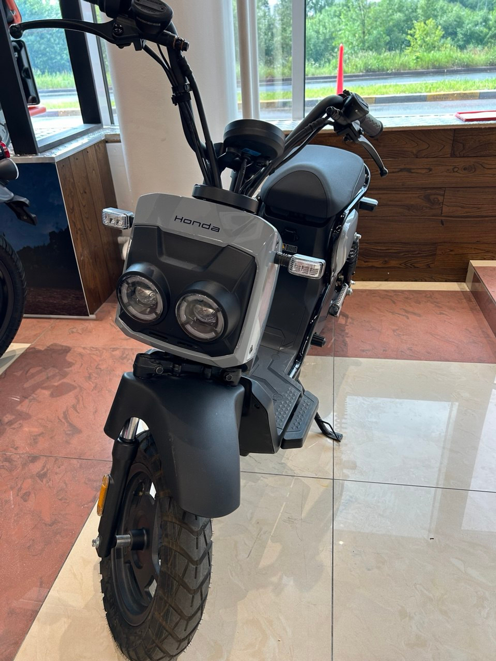 Скутер Honda Zoomer E электрический, серый