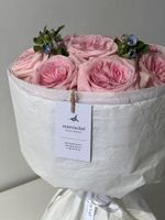 Моно букет из одноголовой розы и оксипеталума