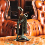 Скульптура «Элегантная дама в изумрудном платье»