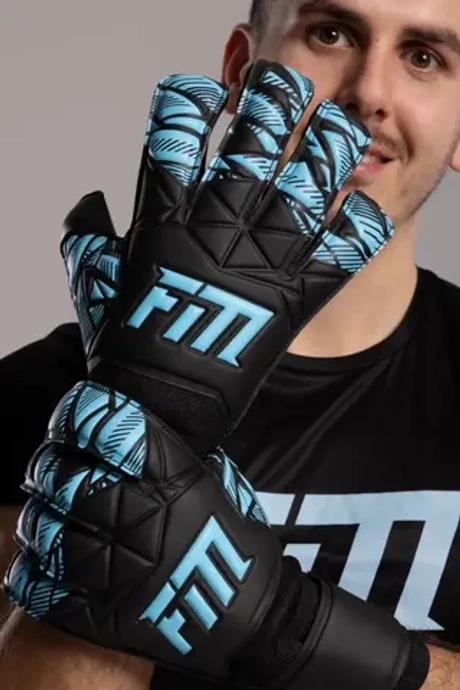 Вратарские перчатки Football Masters Invictus X Training