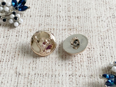 Пуговицы костюмные, d 2 см