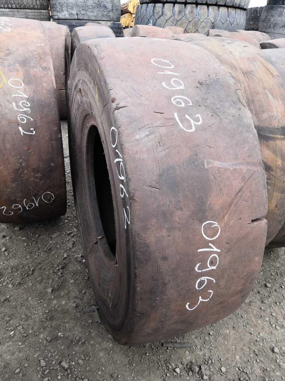 17.5R25 Bridgestone VSMS шина б/у