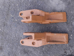 Зуб болтовой Komatsu WA 380 правый