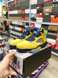 Jordan 5 Retro Michigan (2019)