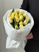 Букет из 15 лимонного тюльпана