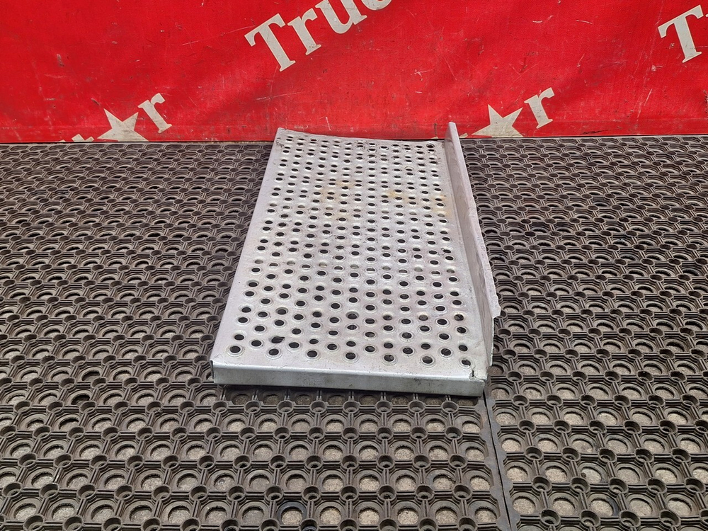 Трап над глушителем 2018г