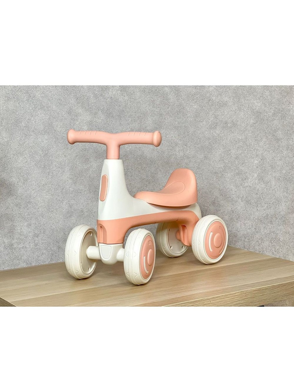 Беговел от 2 лет с музыкой розовый (74737-2)