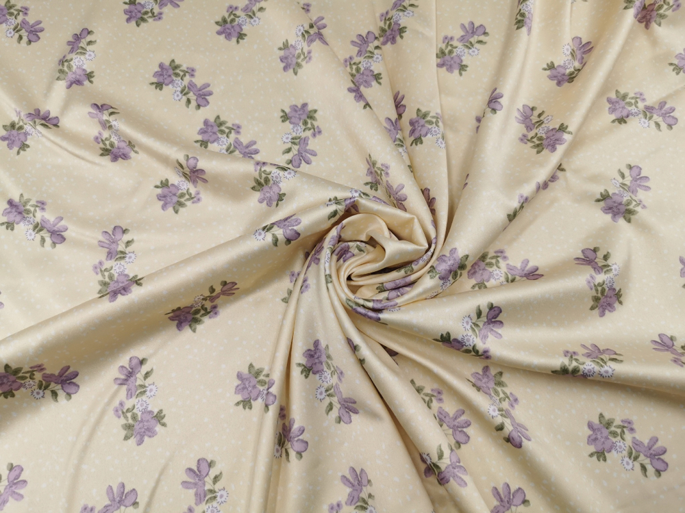 Эластичный бельевой атлас-стрейч, сиреневый цветы на желтом фоне, (Арт: ASP-003)