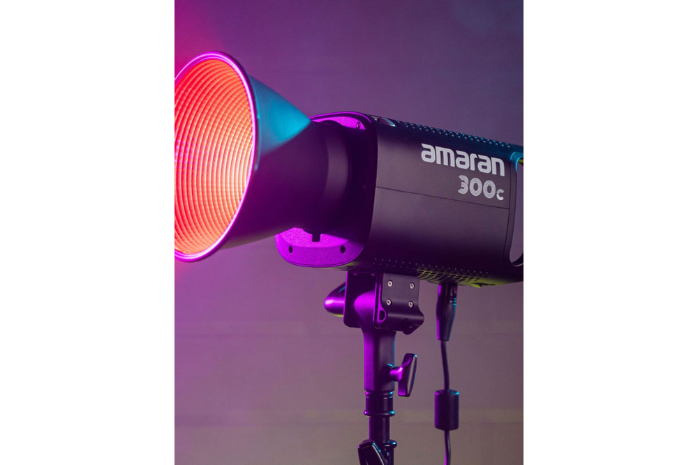 Светодиодный осветитель Aputure amaran 300c глубокий серый