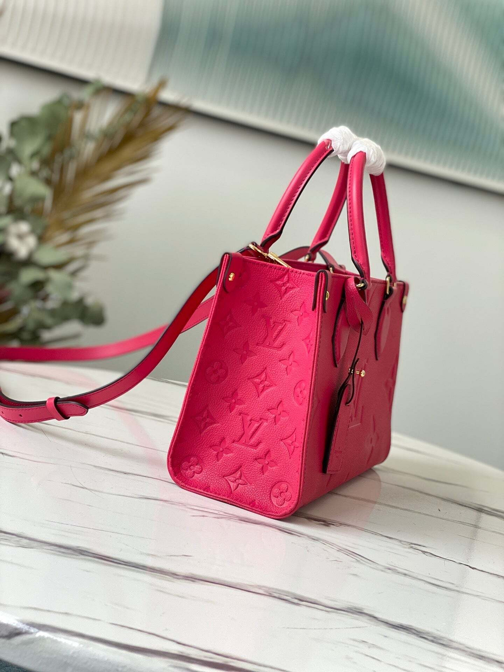 Louis Vuitton Onthego PM